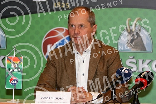 Signing of the sponsorship agreement between the Basketball Association of Serbia and the Lasko brewery.Potpisivanje sponzorskog ugovora izmedju Kosarkaskog saveza Srbije i pivare Lasko.