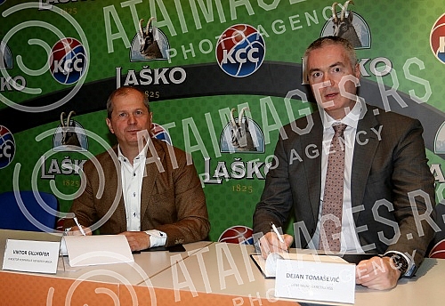 Signing of the sponsorship agreement between the Basketball Association of Serbia and the Lasko brewery.Potpisivanje sponzorskog ugovora izmedju Kosarkaskog saveza Srbije i pivare Lasko.