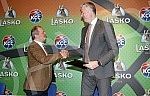 Signing of the sponsorship agreement between the Basketball Association of Serbia and the Lasko brewery.Potpisivanje sponzorskog ugovora izmedju Kosarkaskog saveza Srbije i pivare Lasko.