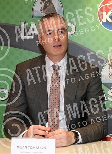 Signing of the sponsorship agreement between the Basketball Association of Serbia and the Lasko brewery.Potpisivanje sponzorskog ugovora izmedju Kosarkaskog saveza Srbije i pivare Lasko.