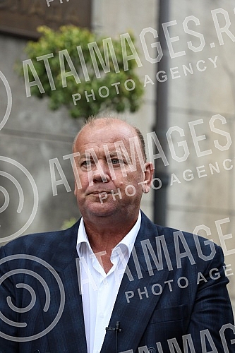 A press conference of the Serbian movement Dveri was held in front of the building of the Government of Serbia with the topic 