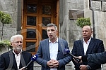 A press conference of the Serbian movement Dveri was held in front of the building of the Government of Serbia with the topic 