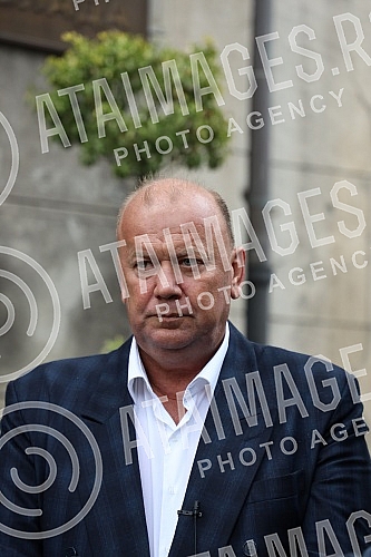 A press conference of the Serbian movement Dveri was held in front of the building of the Government of Serbia with the topic 