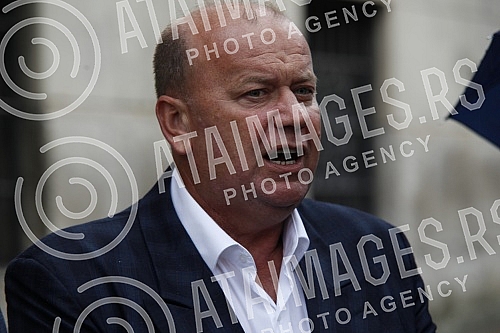 A press conference of the Serbian movement Dveri was held in front of the building of the Government of Serbia with the topic 