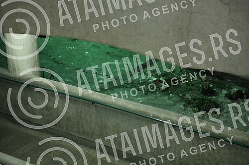 Part of the roof, ceiling and wall of the Stari Mercator market on Mihajlo Pupin Boulevard in New Belgrade collapsed, injuring seven people. Deo krova, plafona i zida pijace Stari Merkator u Bulevaru Mihajla Pupina u Novom Beogradu urusio se i tom 