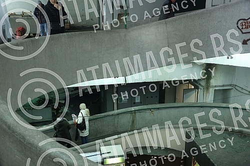 Part of the roof, ceiling and wall of the Stari Mercator market on Mihajlo Pupin Boulevard in New Belgrade collapsed, injuring seven people. Deo krova, plafona i zida pijace Stari Merkator u Bulevaru Mihajla Pupina u Novom Beogradu urusio se i tom 
