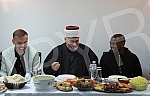 Mufti of Belgrade and military Mustafa Jusufspahich organized an iftar - an evening meal during the month of Ramadan, which ends the daily fast, for football players of the Islamic faith who play in the Serbian Super League.Muftija beogradski i voj