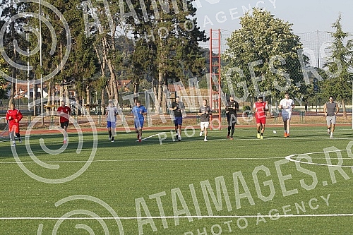 The handball players of Crvena zvezda Grundfos are preparing in Ub, where in the coming days they will play a friendly match against the hosts Ub.Rukometasi Crvene zvezde Grundfos su na pripremama u Ubu, gde ce u narednim danima odigrati jednu prij