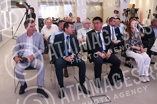 The Chamber of Mining and Geological Engineers of Serbia was founded in the Chamber of Commerce of Serbia.U Privrednoj komori Srbije je osnivana Komora rudarskih i geoloskih inzenjera Srbije.