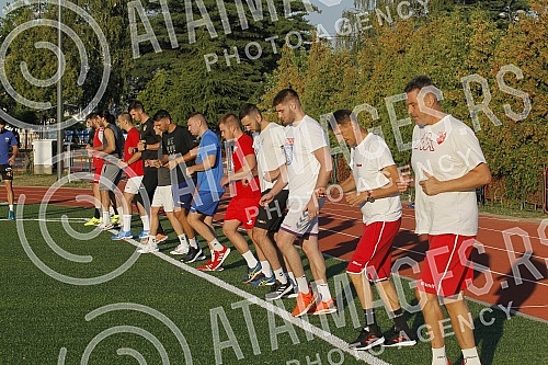 The handball players of Crvena zvezda Grundfos are preparing in Ub, where in the coming days they will play a friendly match against the hosts Ub.Rukometasi Crvene zvezde Grundfos su na pripremama u Ubu, gde ce u narednim danima odigrati jednu prij