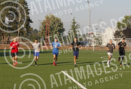 The handball players of Crvena zvezda Grundfos are preparing in Ub, where in the coming days they will play a friendly match against the hosts Ub.Rukometasi Crvene zvezde Grundfos su na pripremama u Ubu, gde ce u narednim danima odigrati jednu prij