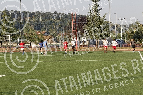 The handball players of Crvena zvezda Grundfos are preparing in Ub, where in the coming days they will play a friendly match against the hosts Ub.Rukometasi Crvene zvezde Grundfos su na pripremama u Ubu, gde ce u narednim danima odigrati jednu prij
