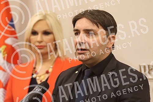 The Chamber of Mining and Geological Engineers of Serbia was founded in the Chamber of Commerce of Serbia.U Privrednoj komori Srbije je osnivana Komora rudarskih i geoloskih inzenjera Srbije.