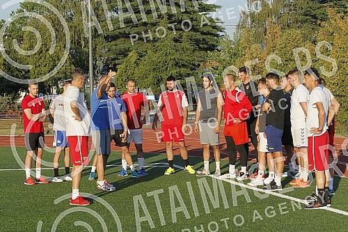 The handball players of Crvena zvezda Grundfos are preparing in Ub, where in the coming days they will play a friendly match against the hosts Ub.Rukometasi Crvene zvezde Grundfos su na pripremama u Ubu, gde ce u narednim danima odigrati jednu prij