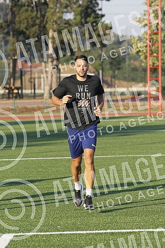 The handball players of Crvena zvezda Grundfos are preparing in Ub, where in the coming days they will play a friendly match against the hosts Ub.Rukometasi Crvene zvezde Grundfos su na pripremama u Ubu, gde ce u narednim danima odigrati jednu prij