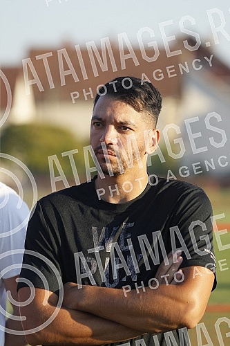 The handball players of Crvena zvezda Grundfos are preparing in Ub, where in the coming days they will play a friendly match against the hosts Ub.Rukometasi Crvene zvezde Grundfos su na pripremama u Ubu, gde ce u narednim danima odigrati jednu prij