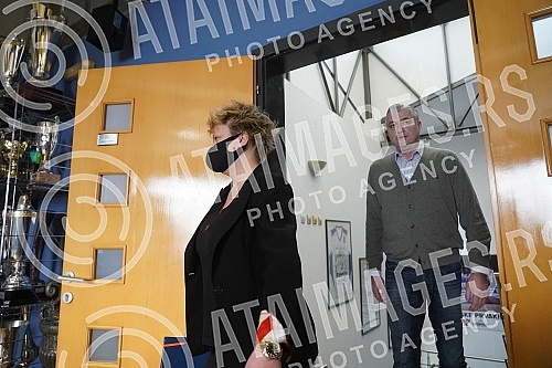 A press conference was held at the House of Basketball on the occasion of extending the contract of the selector of the women's basketball national team of Serbia, Marina Maljkovic, for another two years.U Kuci kosarke odrzana je konferencija za me