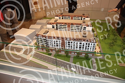 In the settlement Lux 51, which was invested by Sasa Popovic, the sale of apartments started.U naselju Lux 51 na Bezanijskoj kosi ciji je investitor Sasa Popovic danas je pocela prodaja stanova.