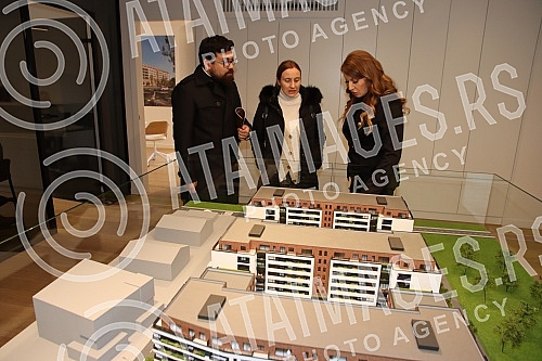 In the settlement Lux 51, which was invested by Sasa Popovic, the sale of apartments started.U naselju Lux 51 na Bezanijskoj kosi ciji je investitor Sasa Popovic danas je pocela prodaja stanova.