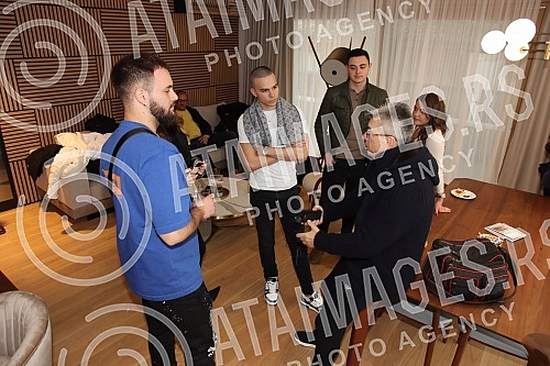 In the settlement Lux 51, which was invested by Sasa Popovic, the sale of apartments started.U naselju Lux 51 na Bezanijskoj kosi ciji je investitor Sasa Popovic danas je pocela prodaja stanova.