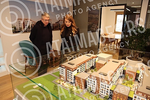 In the settlement Lux 51, which was invested by Sasa Popovic, the sale of apartments started.U naselju Lux 51 na Bezanijskoj kosi ciji je investitor Sasa Popovic danas je pocela prodaja stanova.