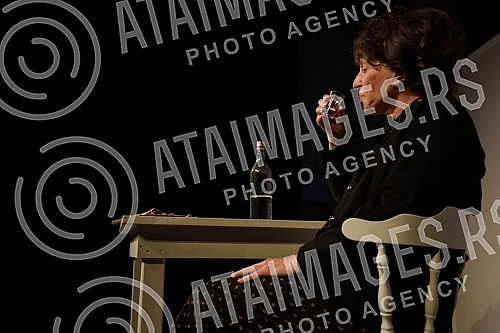 The general rehearsal of the monodrama Petrija's Wreath, adapted by actress Mirjana Karanovic and directed by Jana Maricic, was held at the Brdo Theater, where it will premiere on October 21.Generalna proba monodrame Petrijin venac, ciju je adaptac