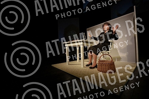 The general rehearsal of the monodrama Petrija's Wreath, adapted by actress Mirjana Karanovic and directed by Jana Maricic, was held at the Brdo Theater, where it will premiere on October 21.Generalna proba monodrame Petrijin venac, ciju je adaptac