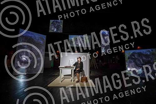 The general rehearsal of the monodrama Petrija's Wreath, adapted by actress Mirjana Karanovic and directed by Jana Maricic, was held at the Brdo Theater, where it will premiere on October 21.Generalna proba monodrame Petrijin venac, ciju je adaptac