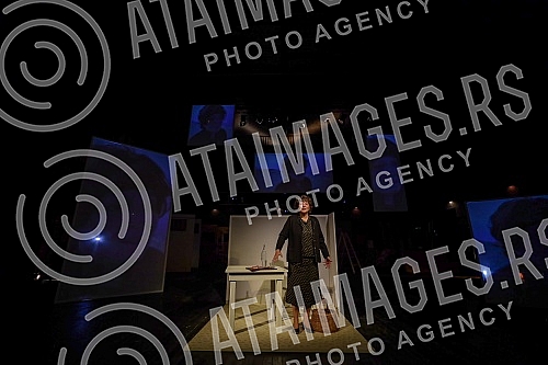 The general rehearsal of the monodrama Petrija's Wreath, adapted by actress Mirjana Karanovic and directed by Jana Maricic, was held at the Brdo Theater, where it will premiere on October 21.Generalna proba monodrame Petrijin venac, ciju je adaptac