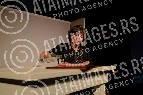 The general rehearsal of the monodrama Petrija's Wreath, adapted by actress Mirjana Karanovic and directed by Jana Maricic, was held at the Brdo Theater, where it will premiere on October 21.Generalna proba monodrame Petrijin venac, ciju je adaptac