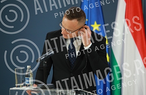 The meeting between the Minister of Foreign Affairs of the Republic of Serbia Nikola Selakovic and the Minister of Foreign Affairs and Foreign Trade of Hungary Peter Szijjarto was held in the Government of the Republic of Serbia, after which the two 