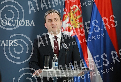 The meeting between the Minister of Foreign Affairs of the Republic of Serbia Nikola Selakovic and the Minister of Foreign Affairs and Foreign Trade of Hungary Peter Szijjarto was held in the Government of the Republic of Serbia, after which the two 