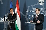 The meeting between the Minister of Foreign Affairs of the Republic of Serbia Nikola Selakovic and the Minister of Foreign Affairs and Foreign Trade of Hungary Peter Szijjarto was held in the Government of the Republic of Serbia, after which the two 