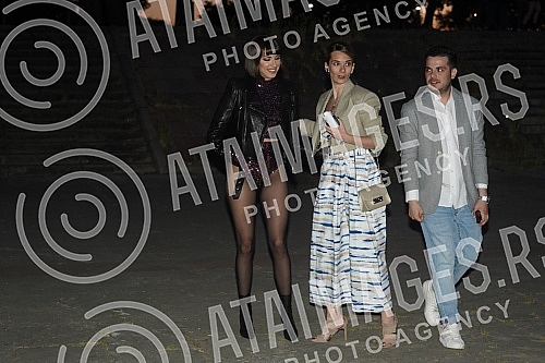 Somersby presented a new product on the Move raft - a non-alcoholic drink with strawberry and lime flavors.Somersby je na splavu Move predstavio novi proizvod - bezalkoholni napitak sa ukusom jagode i limete.