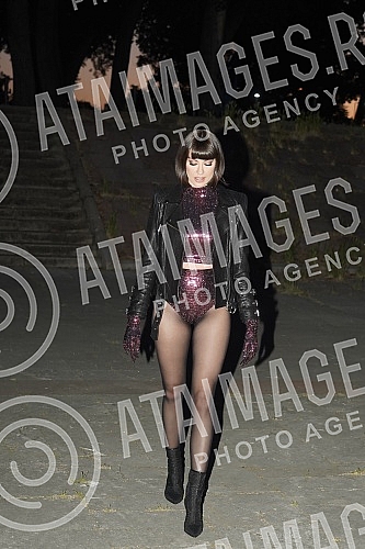 Somersby presented a new product on the Move raft - a non-alcoholic drink with strawberry and lime flavors.Somersby je na splavu Move predstavio novi proizvod - bezalkoholni napitak sa ukusom jagode i limete.