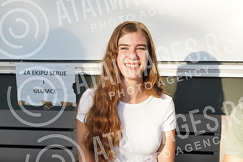 Meeting with the cast and crew of the series 