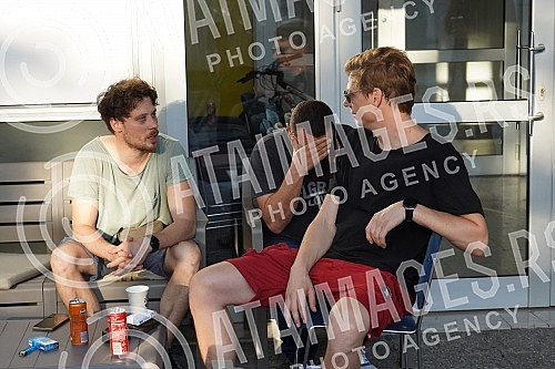 Meeting with the cast and crew of the series 