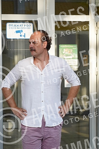 Meeting with the cast and crew of the series 