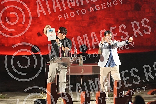 On the occasion of the 23rd anniversary of the founding of Buka magazine, one of the most respected satirists and humorists in the region of the former Yugoslavia and TV presenter Zoran Kesic performed at the Banja Luka fortress Kastel.Povodom 23 g