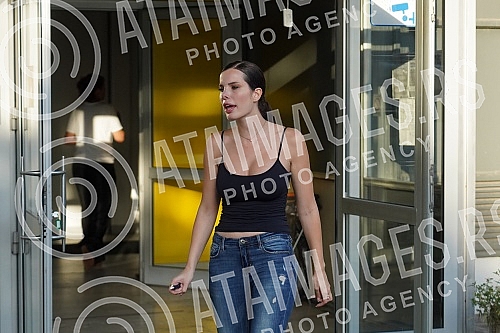 Meeting with the cast and crew of the series 