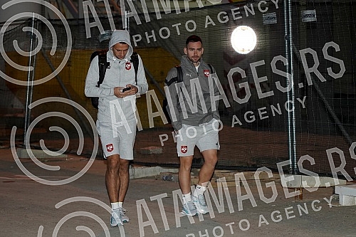 The football team of Serbia, which participated in the World Cup in Qatar, returned on a regular flight from Doha.Fudbalska reprezentacije Srbije koja je ucestvovala na Svetskom prvenstvu u Kataru vratila se redovnim letom iz Dohe.