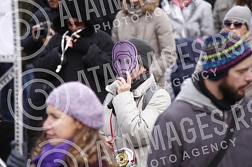 The informal environmental movement Eko straza held a rally in Bristol Park called the Counting Protest.Neformalni ekoloski pokret Eko straza odrzao je  u parku Bristol skup pod nazivom Protest prebrojavanja.