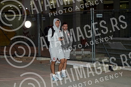 The football team of Serbia, which participated in the World Cup in Qatar, returned on a regular flight from Doha.Fudbalska reprezentacije Srbije koja je ucestvovala na Svetskom prvenstvu u Kataru vratila se redovnim letom iz Dohe.