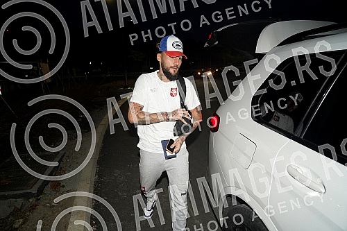 The football team of Serbia, which participated in the World Cup in Qatar, returned on a regular flight from Doha.Fudbalska reprezentacije Srbije koja je ucestvovala na Svetskom prvenstvu u Kataru vratila se redovnim letom iz Dohe.