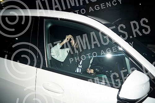 The football team of Serbia, which participated in the World Cup in Qatar, returned on a regular flight from Doha.Fudbalska reprezentacije Srbije koja je ucestvovala na Svetskom prvenstvu u Kataru vratila se redovnim letom iz Dohe.