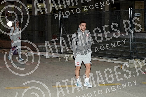 The football team of Serbia, which participated in the World Cup in Qatar, returned on a regular flight from Doha.Fudbalska reprezentacije Srbije koja je ucestvovala na Svetskom prvenstvu u Kataru vratila se redovnim letom iz Dohe.