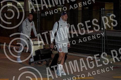 The football team of Serbia, which participated in the World Cup in Qatar, returned on a regular flight from Doha.Fudbalska reprezentacije Srbije koja je ucestvovala na Svetskom prvenstvu u Kataru vratila se redovnim letom iz Dohe.