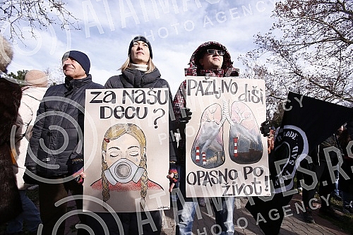 The informal environmental movement Eko straza held a rally in Bristol Park called the Counting Protest.Neformalni ekoloski pokret Eko straza odrzao je  u parku Bristol skup pod nazivom Protest prebrojavanja.