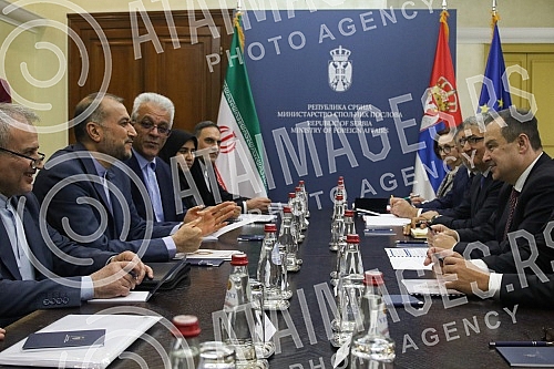 Ivica Dacic met with the Minister of Foreign Affairs of Iran Hossein Amir Abdollahian.

Ivica Dacic sastao se sa ministrom inostranih poslova Irana Hoseinom Amir Abdolahijanom. 