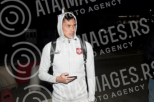 The football team of Serbia, which participated in the World Cup in Qatar, returned on a regular flight from Doha.Fudbalska reprezentacije Srbije koja je ucestvovala na Svetskom prvenstvu u Kataru vratila se redovnim letom iz Dohe.